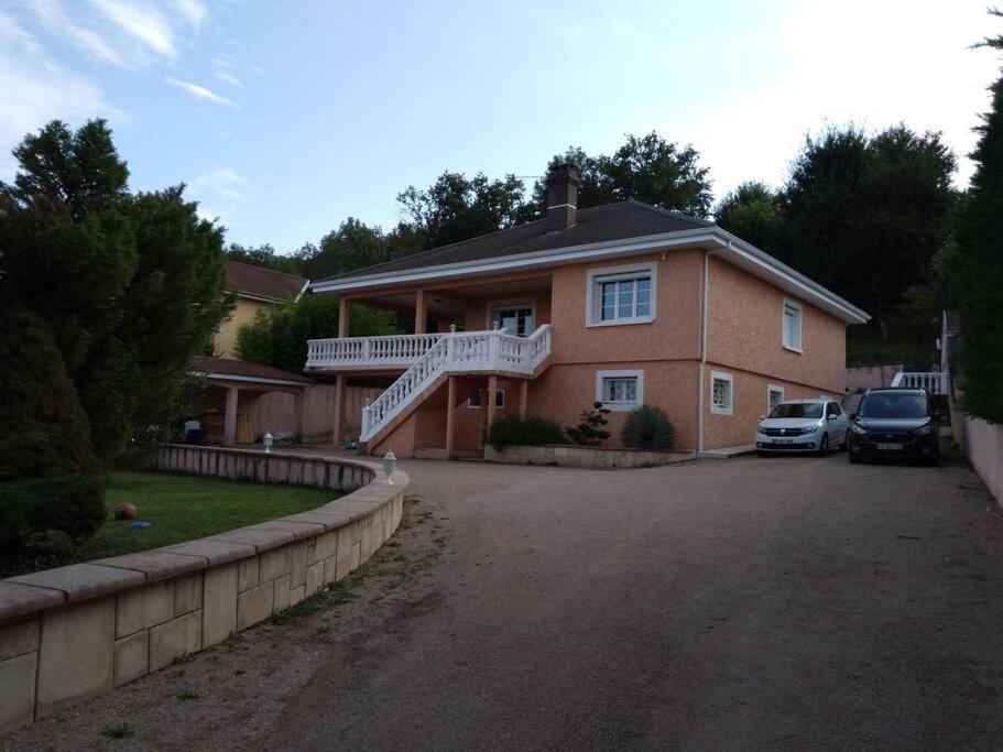 Comme A La Maison ! Chavanoz Екстер'єр фото